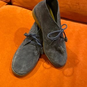 Hush Puppies NWOB sued leather ankle boots in beautiful navy blue size 8.5